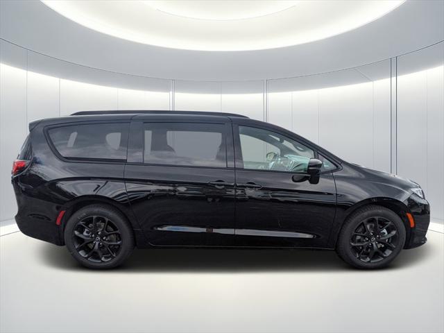 2025 Chrysler Pacifica PACIFICA LIMITED