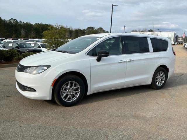 2025 Chrysler Voyager VOYAGER