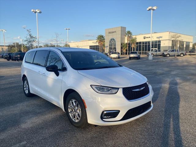 2025 Chrysler Pacifica PACIFICA SELECT