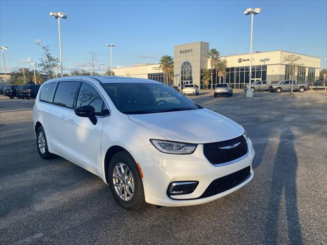 2025 Chrysler Pacifica PACIFICA SELECT