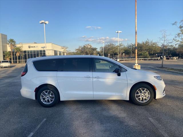 2025 Chrysler Pacifica PACIFICA SELECT