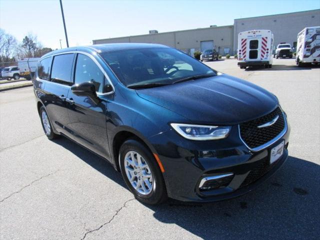 2025 Chrysler Pacifica PACIFICA SELECT
