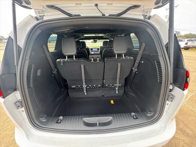 2025 Chrysler Pacifica Select