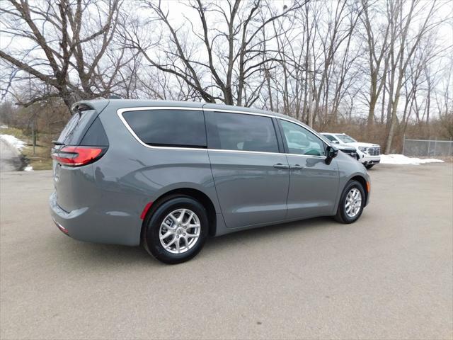 2025 Chrysler Pacifica PACIFICA SELECT