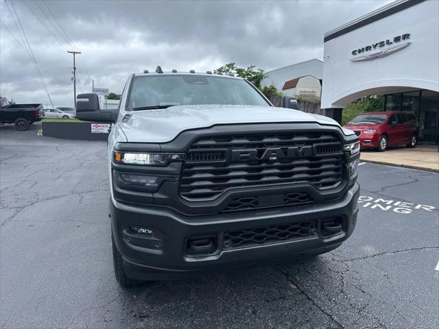 2025 RAM Ram 3500 RAM 3500 TRADESMAN CREW CAB 4X4 64 BOX