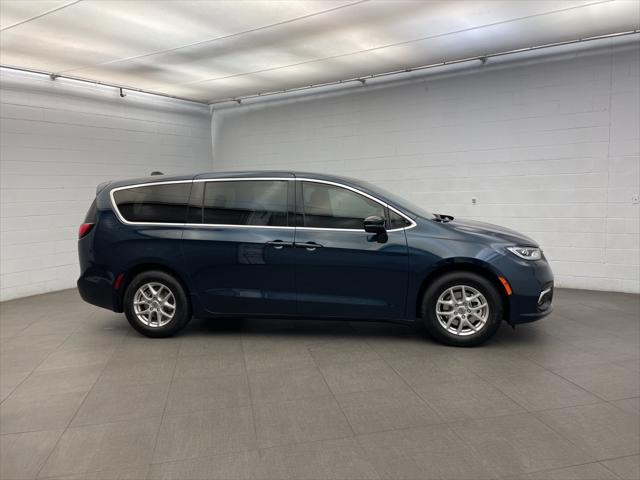 2025 Chrysler Pacifica PACIFICA SELECT