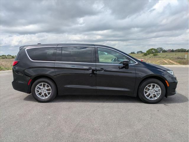 2025 Chrysler Pacifica PACIFICA SELECT