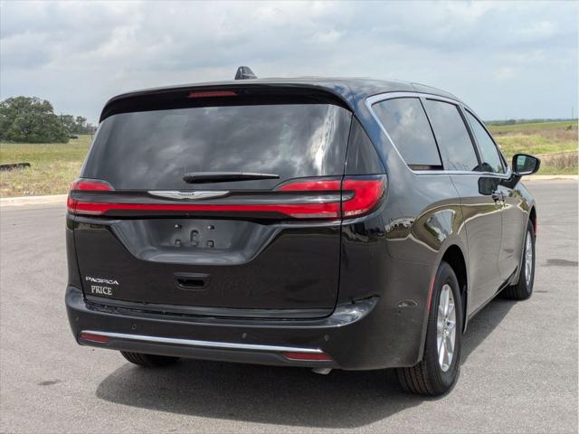 2025 Chrysler Pacifica PACIFICA SELECT