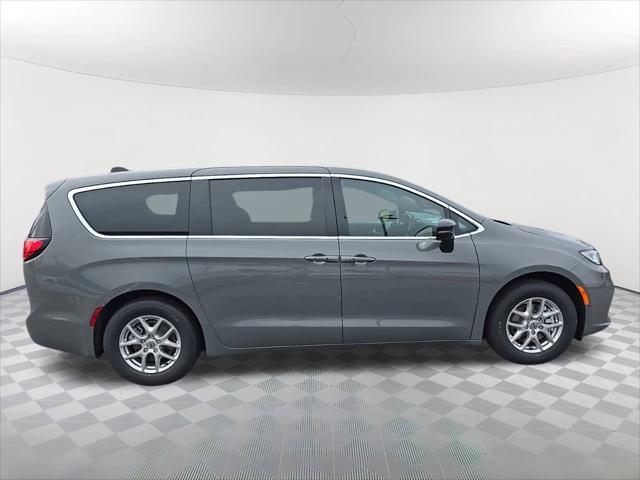 2025 Chrysler Pacifica PACIFICA SELECT
