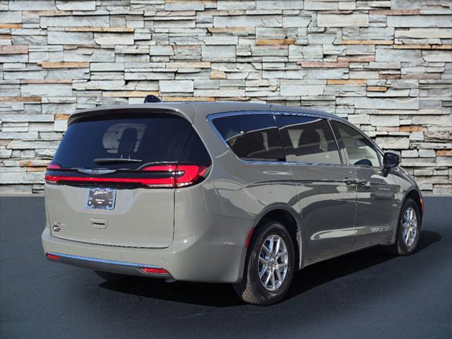 2025 Chrysler Pacifica PACIFICA SELECT