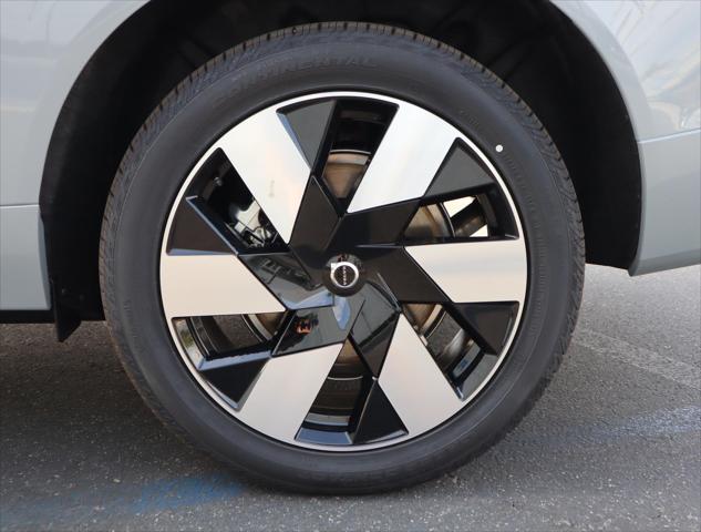 2025 Volvo XC60 Plug-In Hybrid T8 Plus