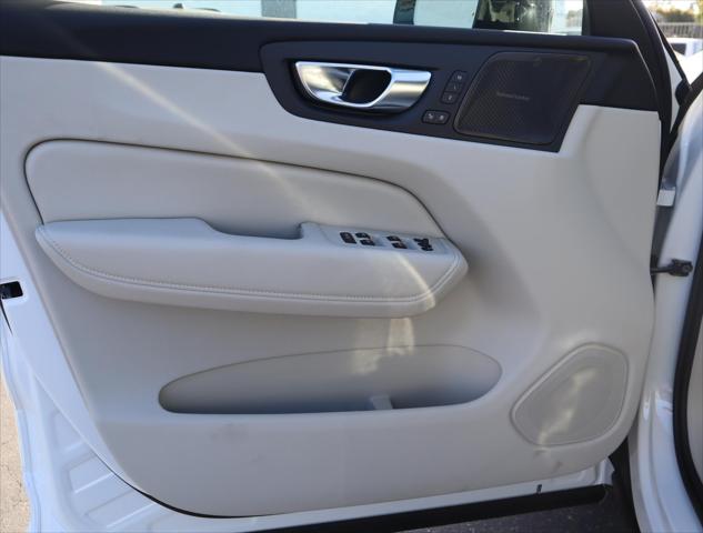 2025 Volvo XC60 Plug-In Hybrid T8 Ultra