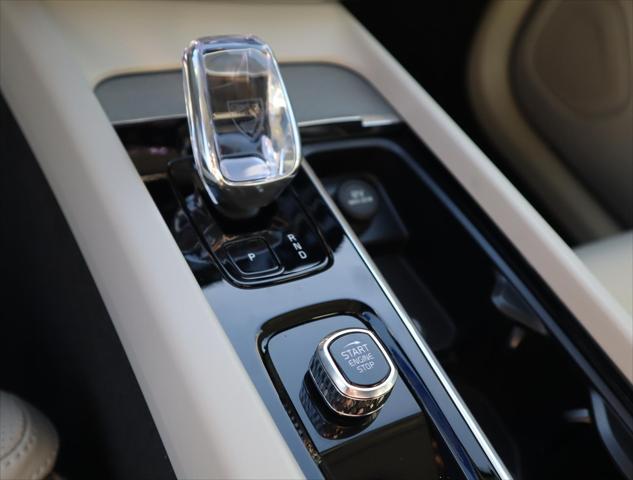 2025 Volvo XC60 Plug-In Hybrid T8 Ultra