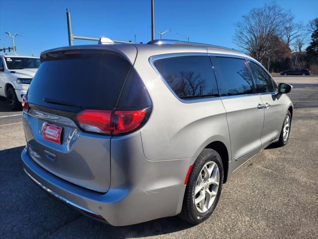 2017 Chrysler Pacifica Touring-L Plus