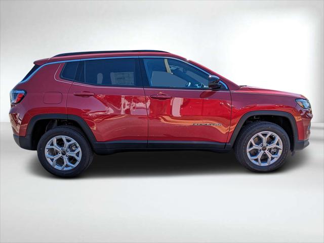2025 Jeep Compass COMPASS LATITUDE 4X4