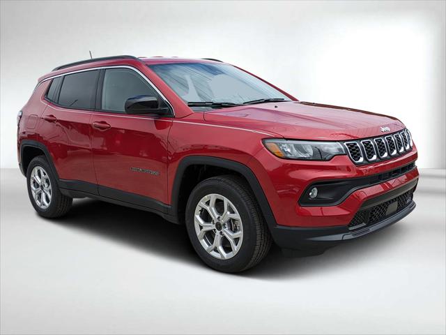 2025 Jeep Compass COMPASS LATITUDE 4X4
