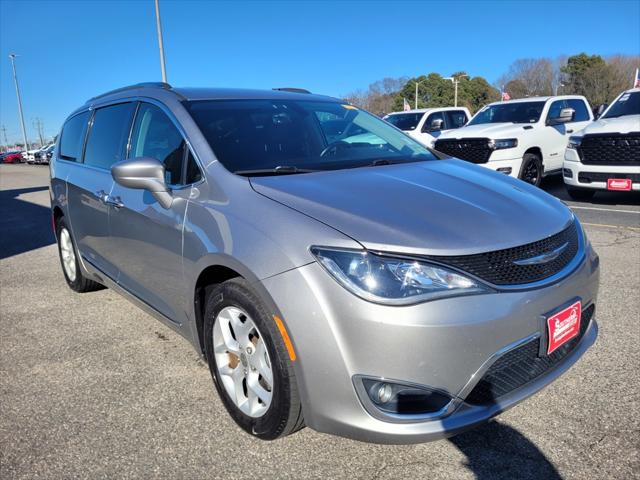 2017 Chrysler Pacifica Touring-L Plus