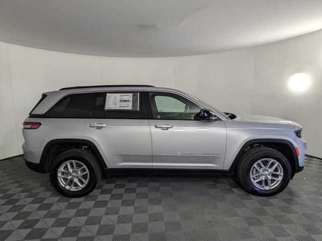 2024 Jeep Grand Cherokee GRAND CHEROKEE LAREDO X 4X2