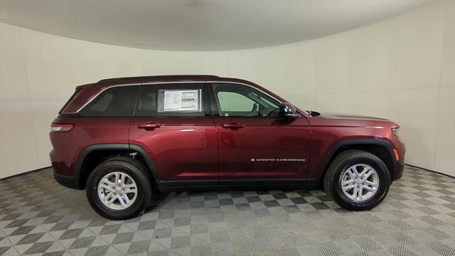 2024 Jeep Grand Cherokee GRAND CHEROKEE LAREDO 4X4