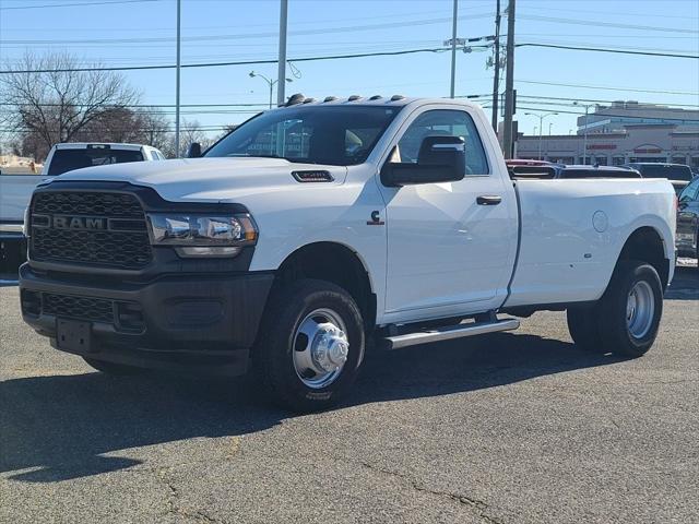 2023 RAM 3500 Tradesman Regular Cab 4x4 8 Box