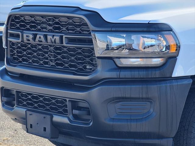 2023 RAM 3500 Tradesman Regular Cab 4x4 8 Box