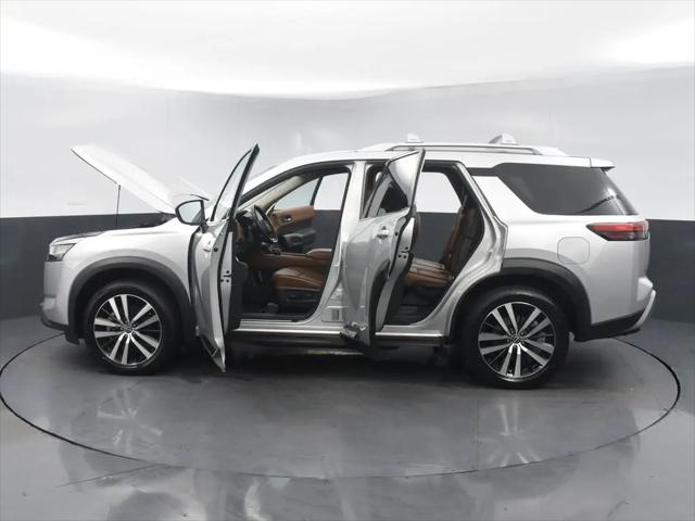 2023 Nissan Pathfinder Platinum FWD