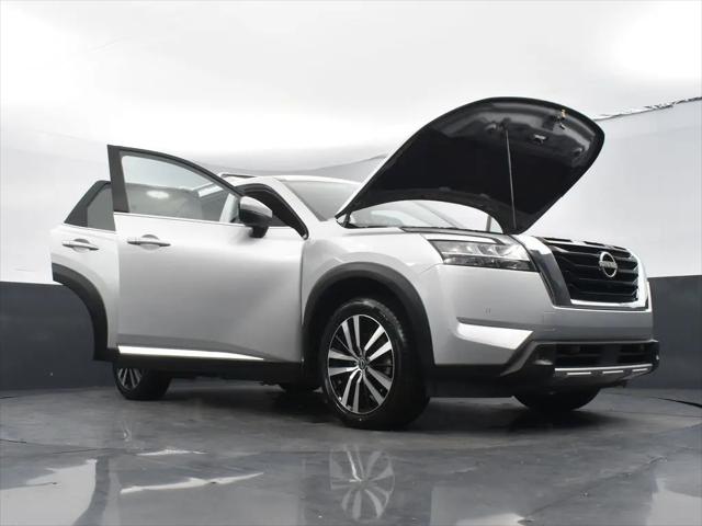 2023 Nissan Pathfinder Platinum FWD