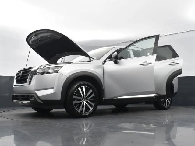 2023 Nissan Pathfinder Platinum FWD