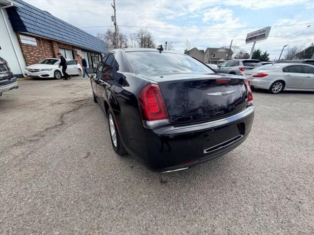 2019 Chrysler 300 Touring