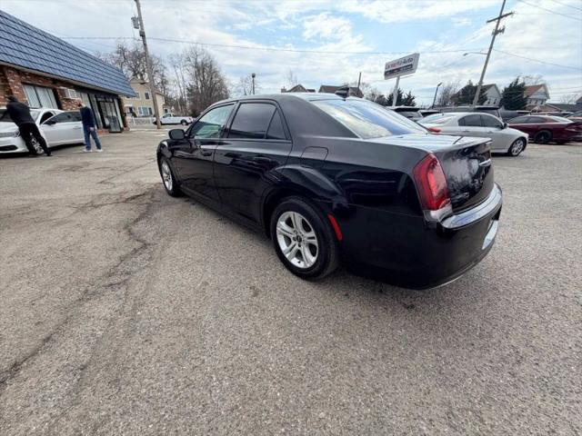 2019 Chrysler 300 Touring