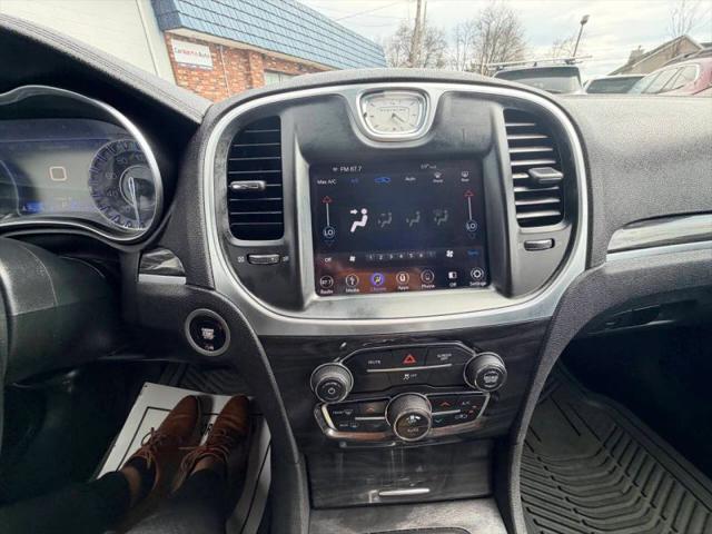 2019 Chrysler 300 Touring