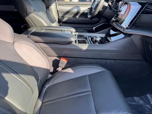2025 Jeep Wagoneer 4x2