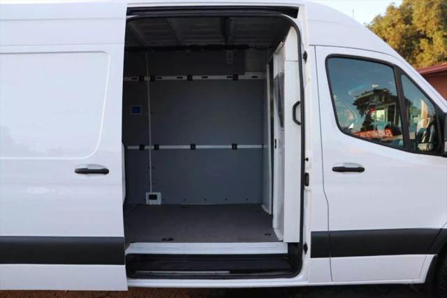 2023 Mercedes-Benz Sprinter 2500 High Roof 4-Cyl Diesel HO