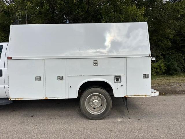 2008 Ford F-550 141 W.B.2D