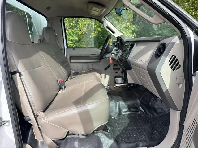 2008 Ford F-550 141 W.B.2D