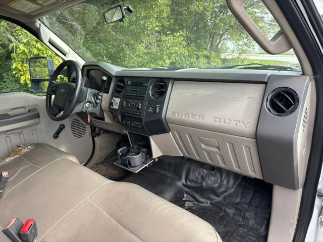 2008 Ford F-550 141 W.B.2D
