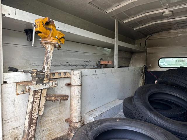 2008 Ford F-550 141 W.B.2D