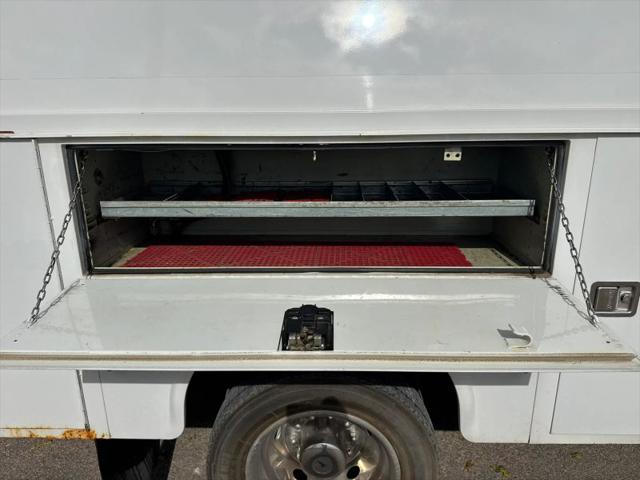 2008 Ford F-550 141 W.B.2D