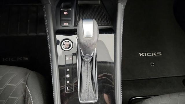 2022 Nissan Kicks SV Xtronic CVT