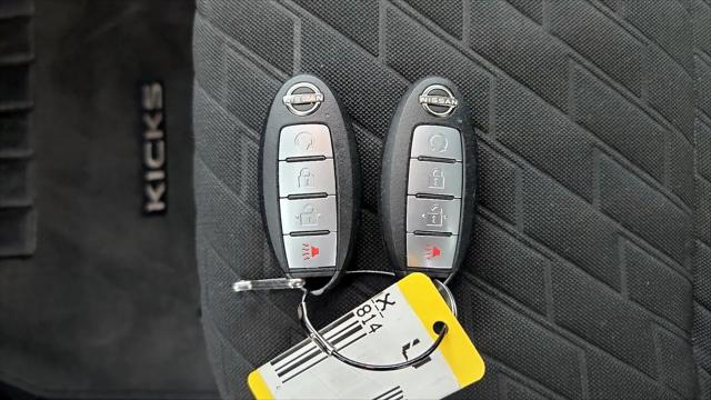 2022 Nissan Kicks SV Xtronic CVT