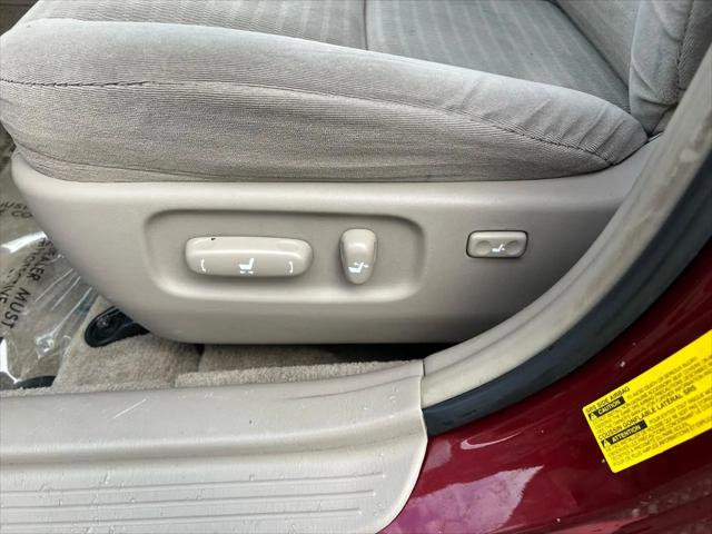 2005 Toyota Camry LE V6