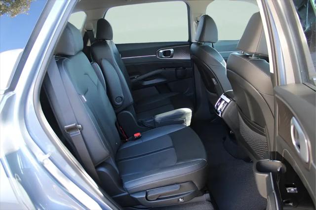 2025 Kia Sorento SX