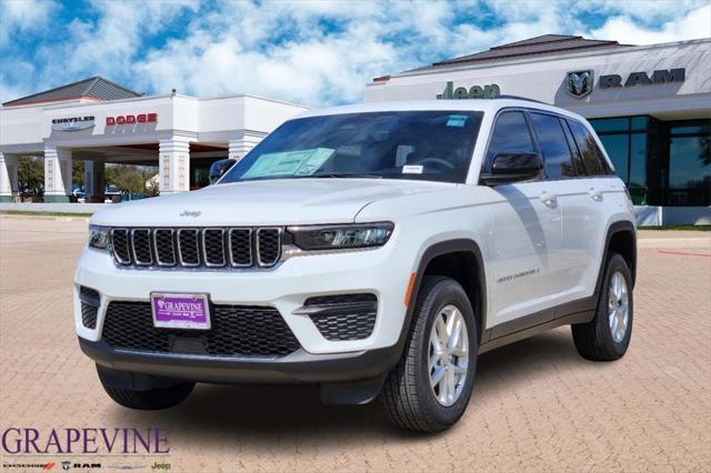 2025 Jeep Grand Cherokee GRAND CHEROKEE LAREDO X 4X4