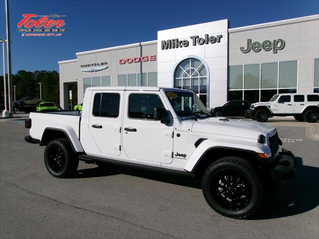 2025 Jeep Gladiator GLADIATOR NIGHTHAWK 4X4