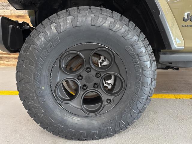 2025 Jeep Gladiator GLADIATOR NIGHTHAWK 4X4
