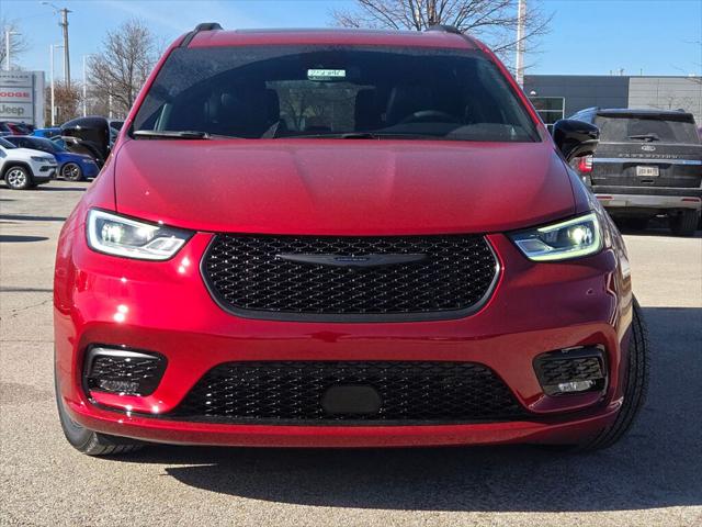2025 Chrysler Pacifica Hybrid PACIFICA PLUG-IN HYBRID S APPEARANCE