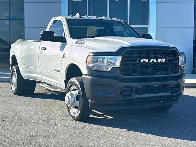 2022 RAM 3500 Tradesman Regular Cab 4x4 8 Box