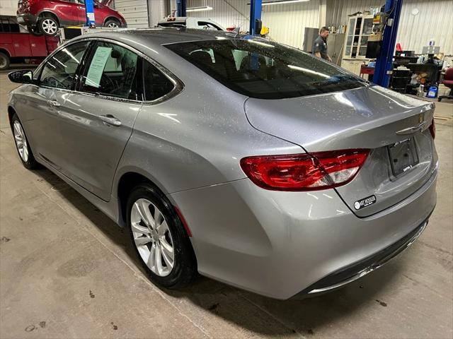 2017 Chrysler 200 Limited Platinum