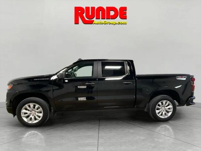 2022 Chevrolet Silverado 1500 4WD Crew Cab Short Bed Custom