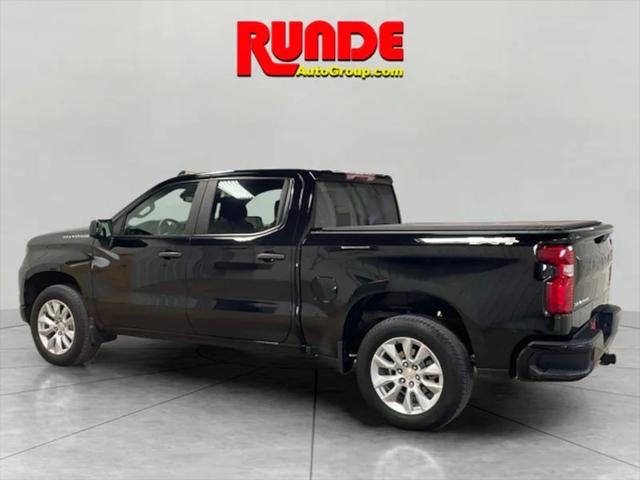 2022 Chevrolet Silverado 1500 4WD Crew Cab Short Bed Custom